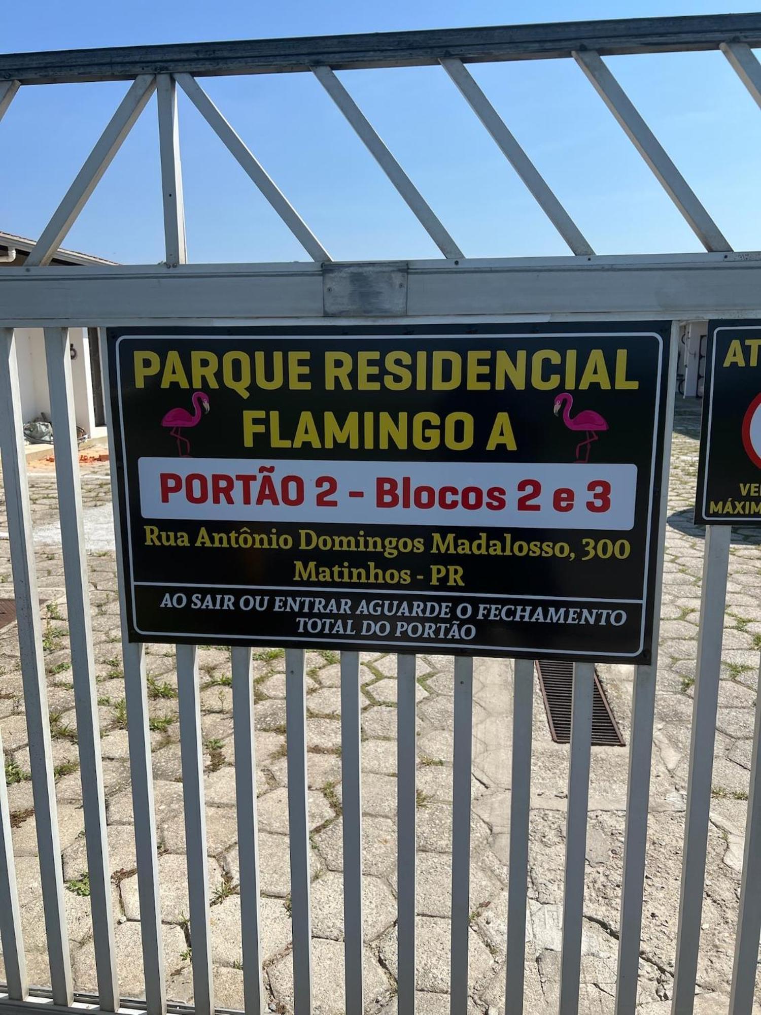 Kitinete Em Matinhos Com Piscina Exterior foto