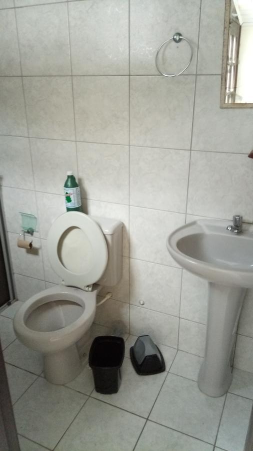 Kitinete Em Matinhos Com Piscina Exterior foto