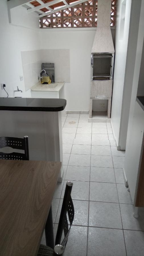Kitinete Em Matinhos Com Piscina Exterior foto